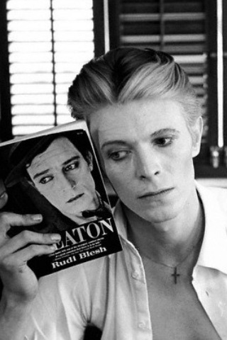 David Bowie 1947-2016 | A Motley Miscellany of Oddities, Buffoonery ...